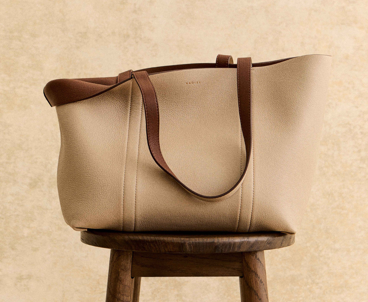 One tote two looks