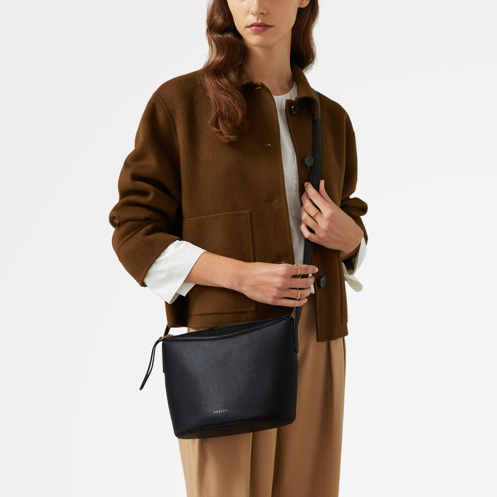 The Kensal Leather Small Ziptop Crossbody Bag in Black - 110292