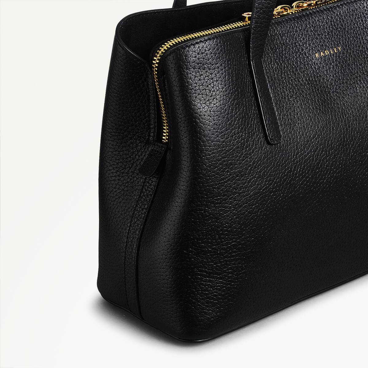 Dukes Place Leather Medium Ziptop Grab Bag in Black - 110419