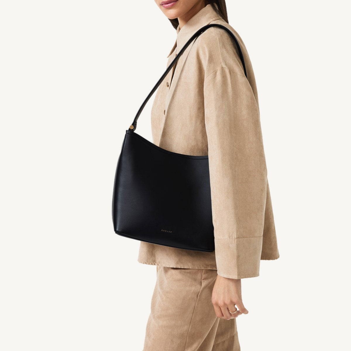 Bathurst Mews Leather Medium Ziptop Shoulder Bag in Black - 110654