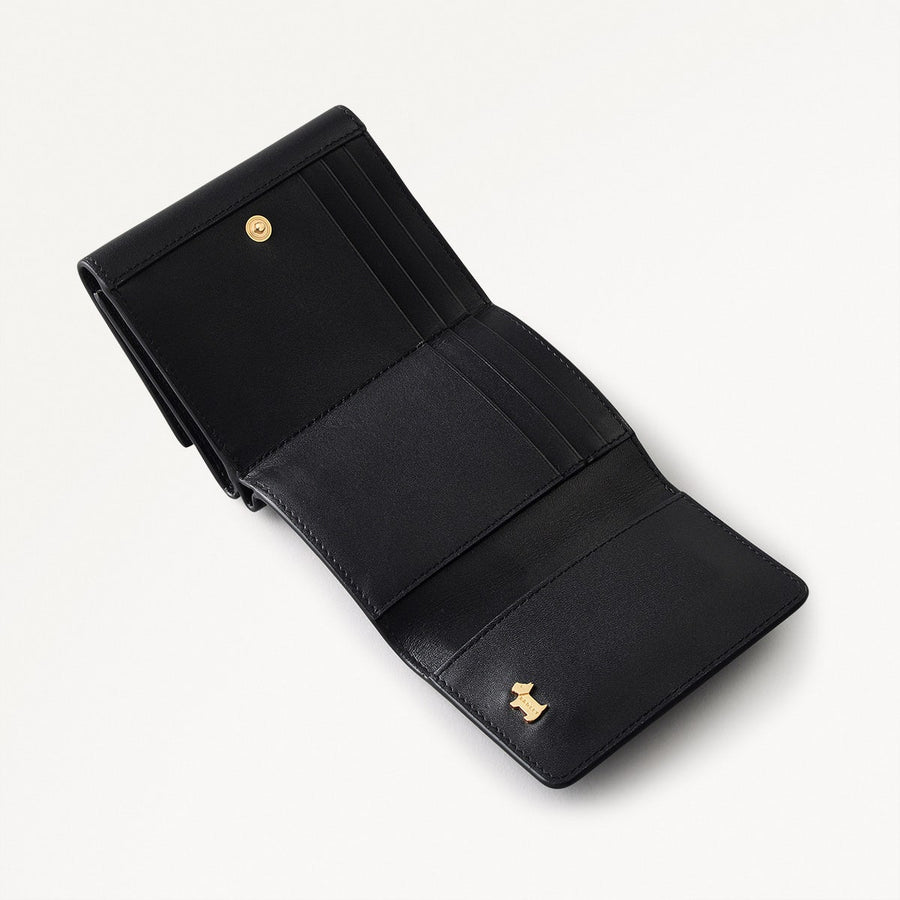 Pockets Leather Small Trifold Wallet in Black - 110751
