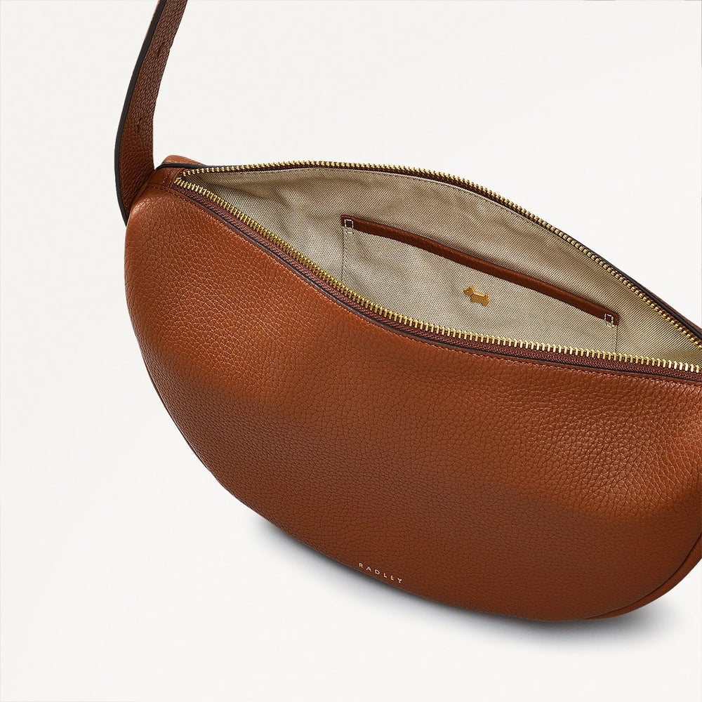 Dukes Place Leather Medium Ziptop Sling Bag in Saddle - 111389