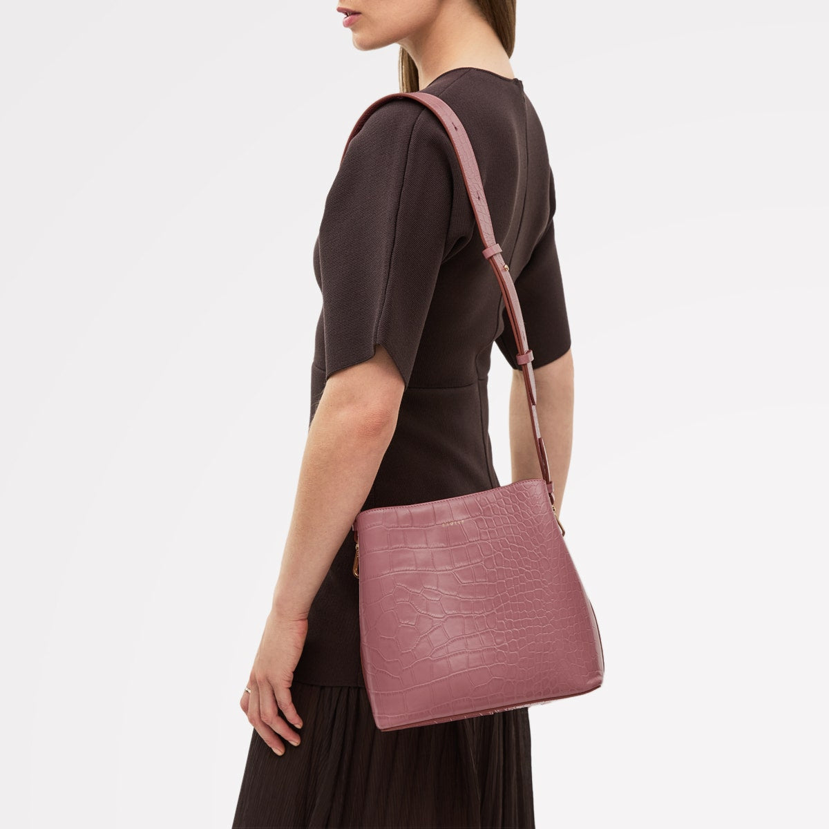 Dukes Place Leather Medium Compartment Cross Body Bag in French Rose - 111409