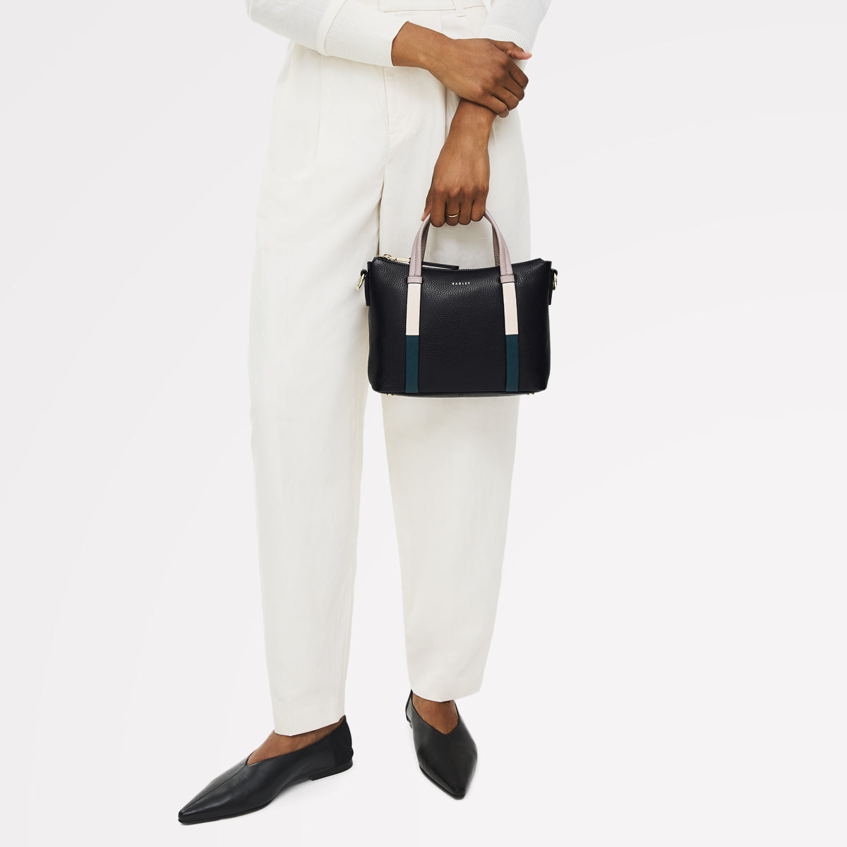 Waterloo Way Small Ziptop Grab Bag in Black - 111919