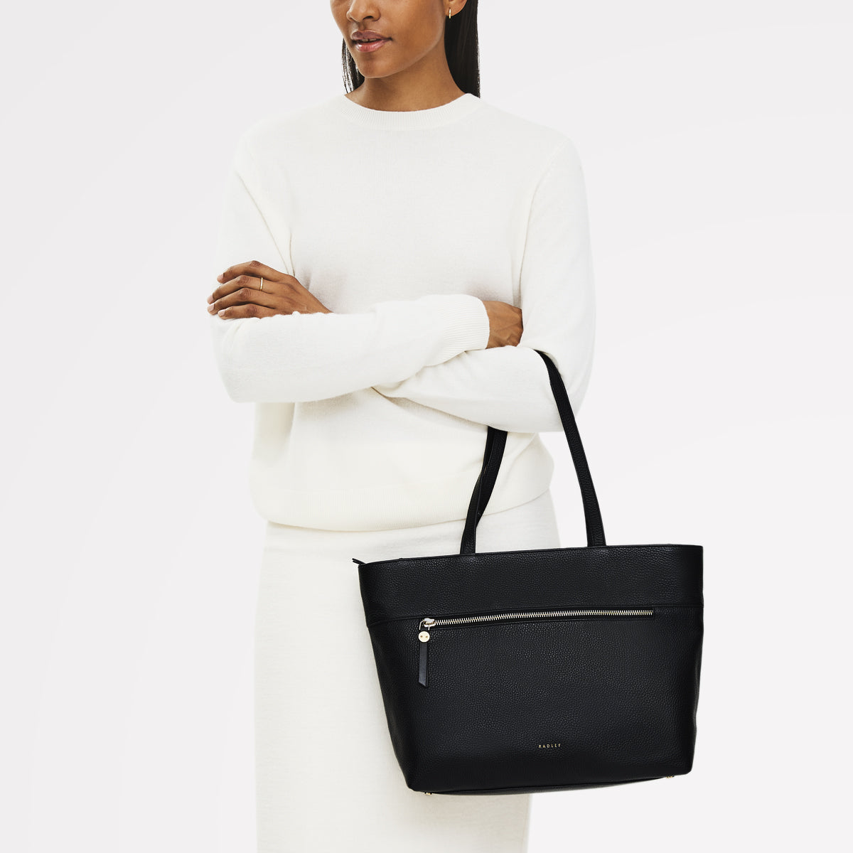 Fountain Road Leather Medium Ziptop Tote Bag in Black - 111964