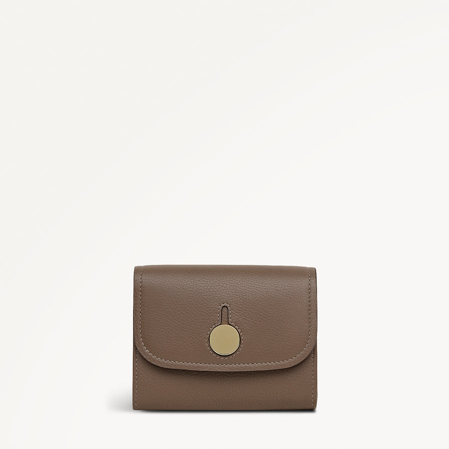 Bathurst Mews Leather Medium Flapover Wallet in Coffee - 112080