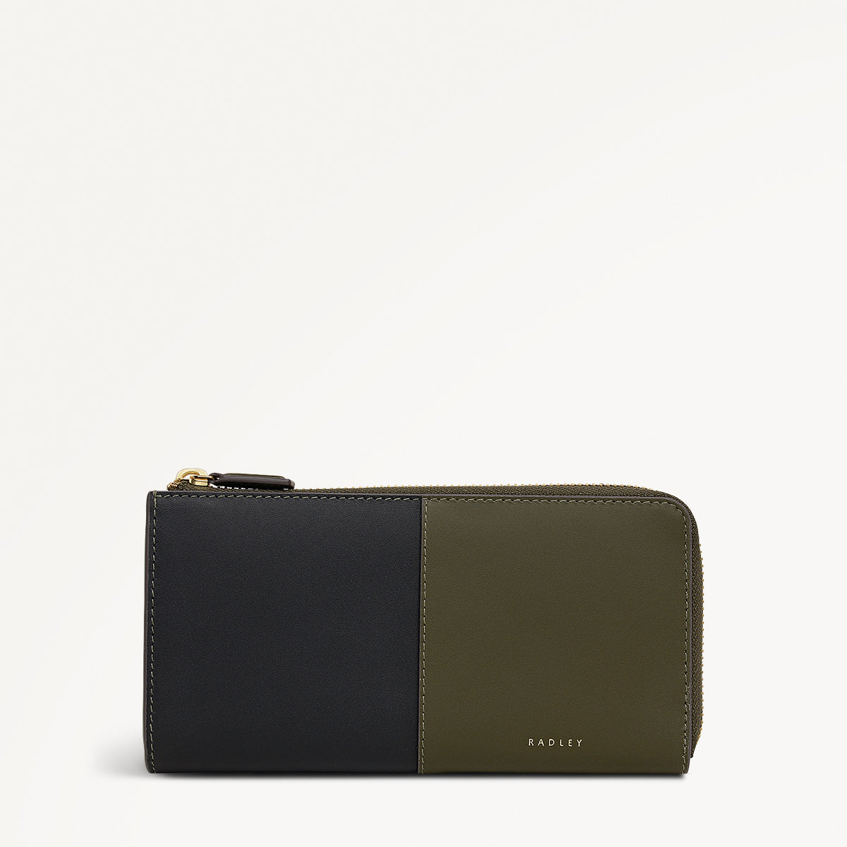 Chilworth Street Leather Large Zip Around Wallet in Black - 112095
