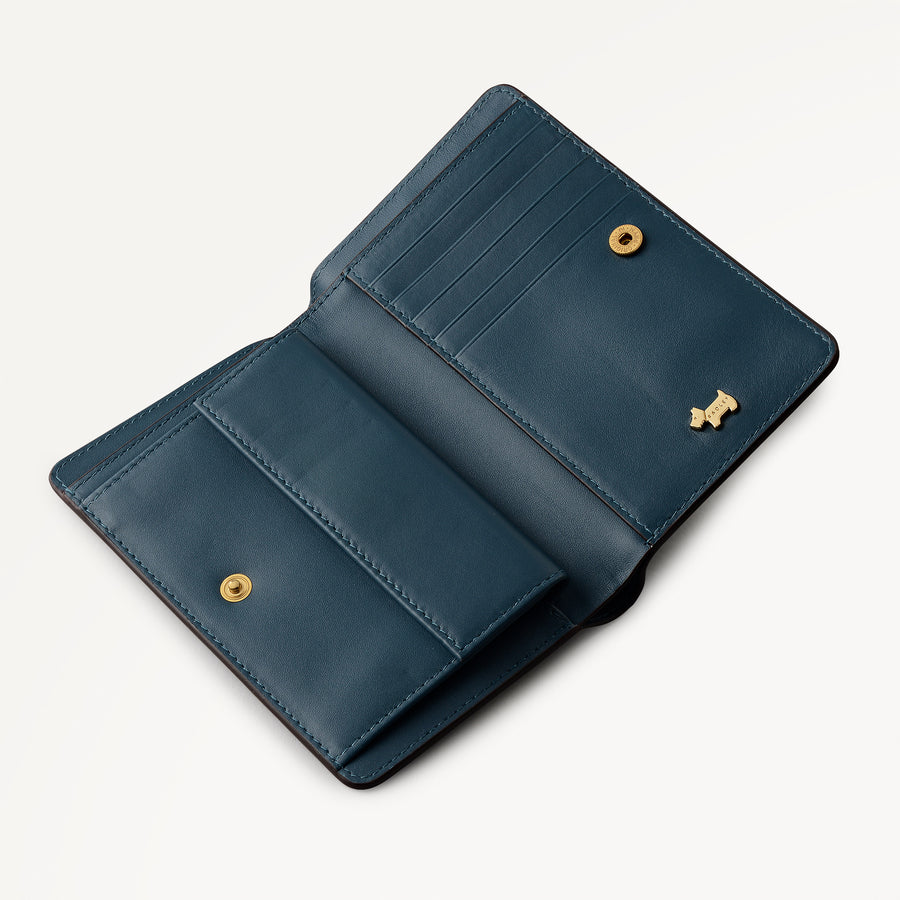 An Ice Day Leather Medium Bifold Wallet in Teal - 112119