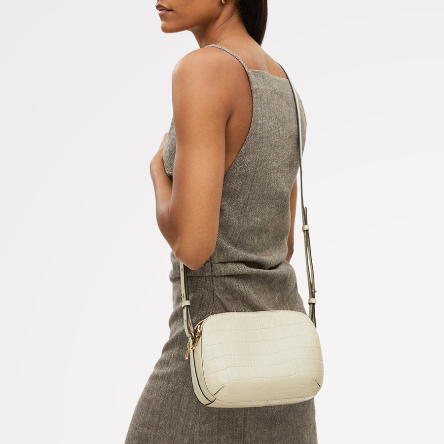 Dukes Place Leather Medium Ziptop Cross Body Bag in Snow - 112126