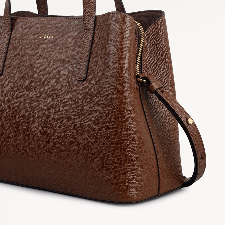 Dukes Place Leather Medium Ziptop Grab Bag in Chocolate - 112132