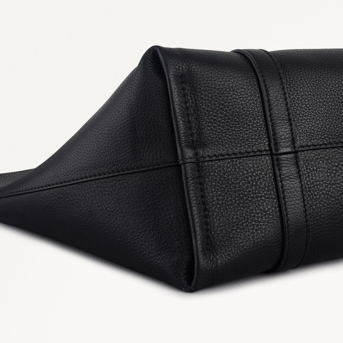 Hanbury Row Large Open Top Tote Bag in Black - 112182