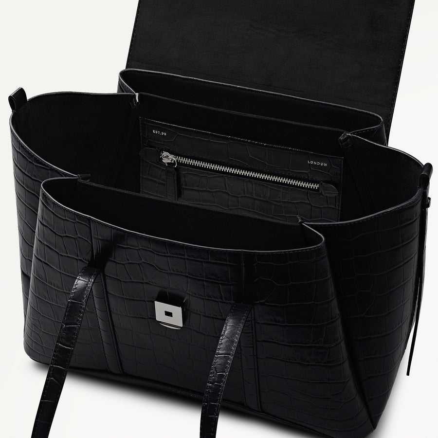 The Chancery Leather Medium Flapover Shoulder Bag in Black - 112256