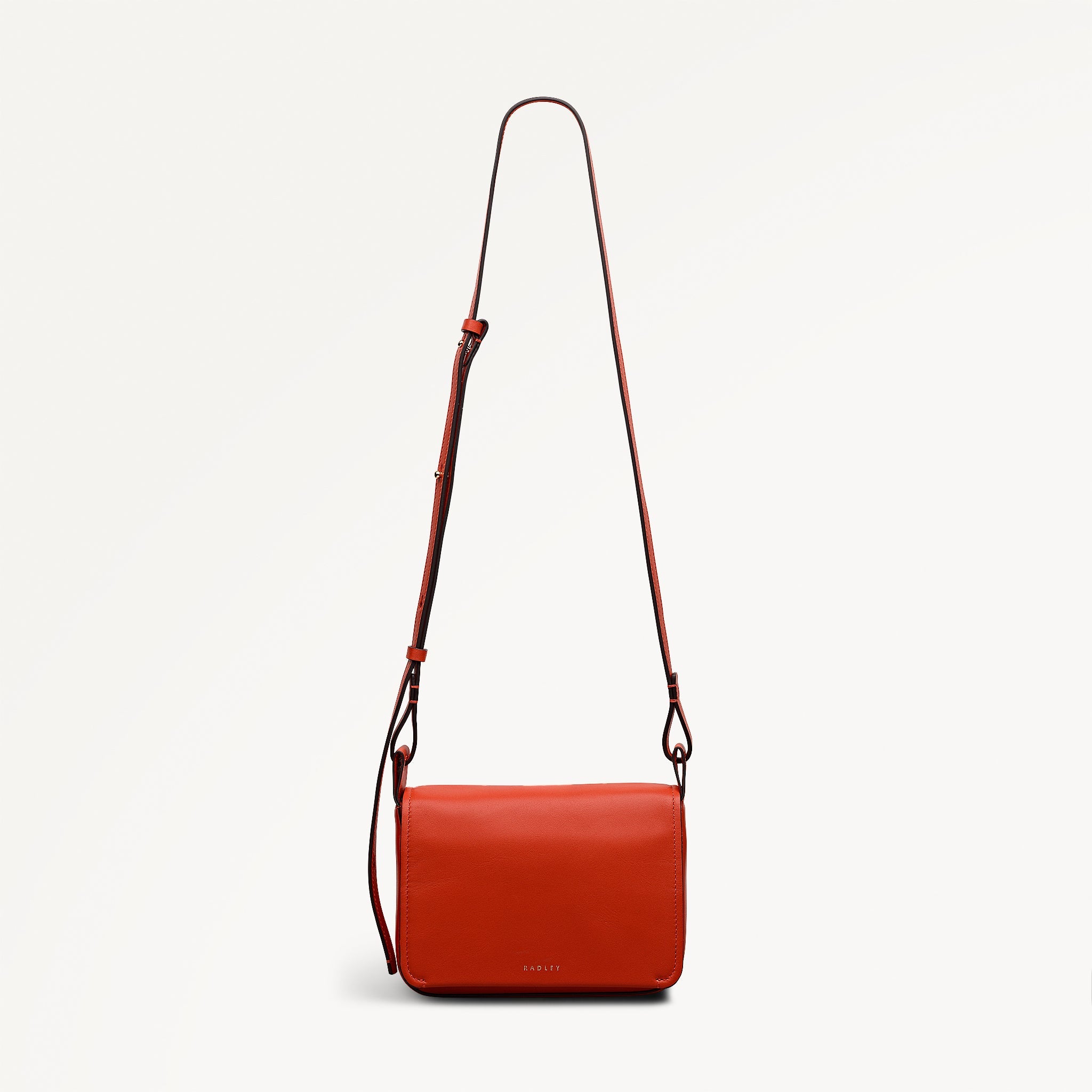 赤司　バッグ Flame Small Flapover Cross Body Bag | Westwell Lane AW25 | Radley