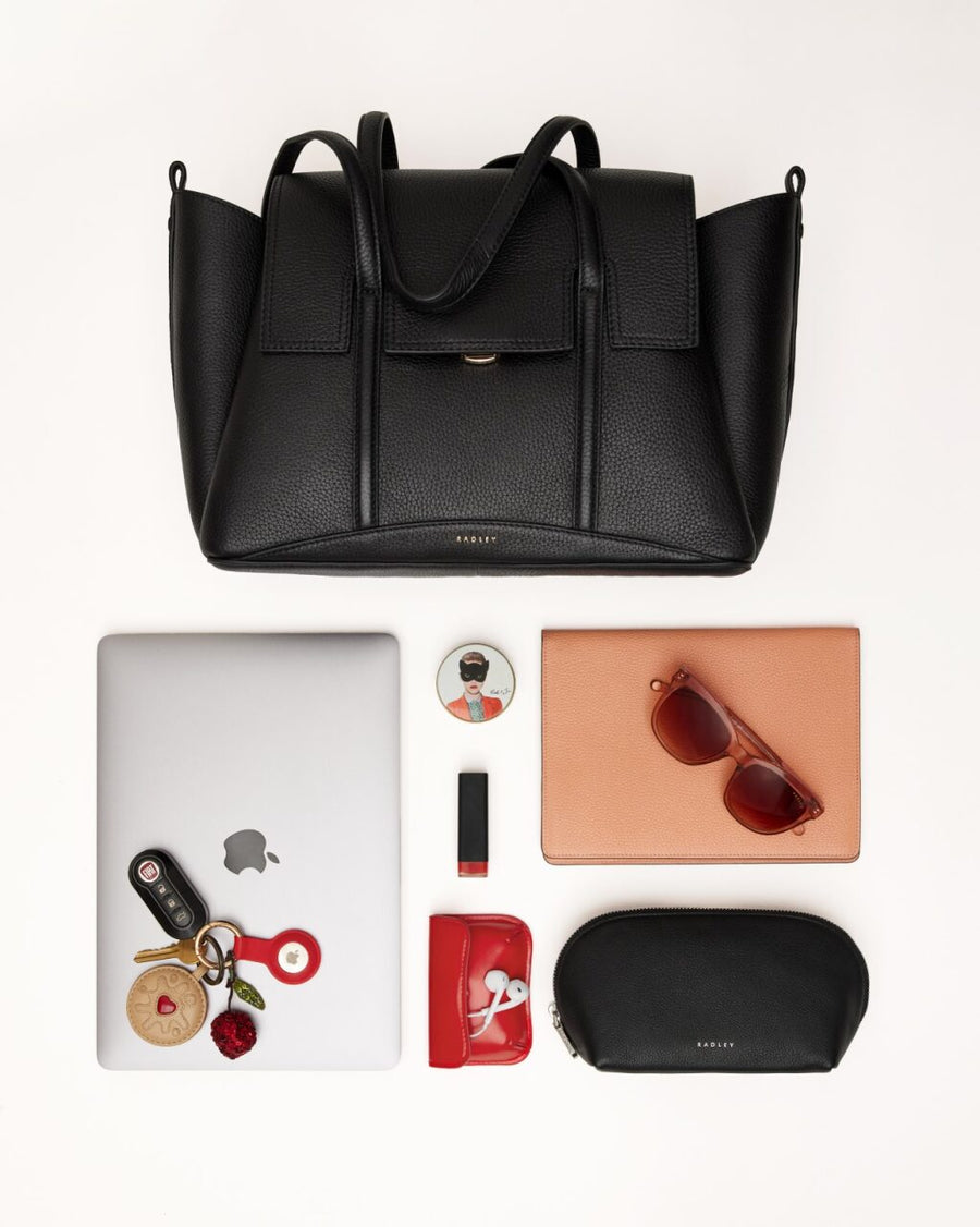 The Chancery Leather Medium Flapover Shoulder Bag in Carmine - 112251