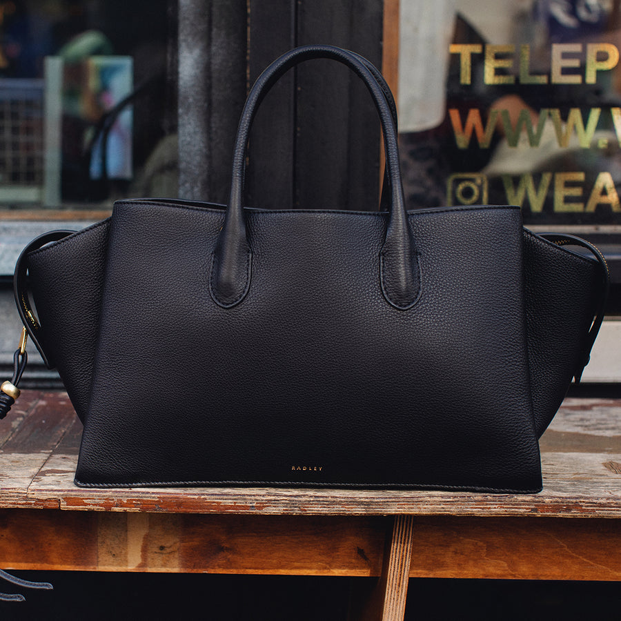 The Romilly Leather Large Ziptop Grab Bag in Black - 112269