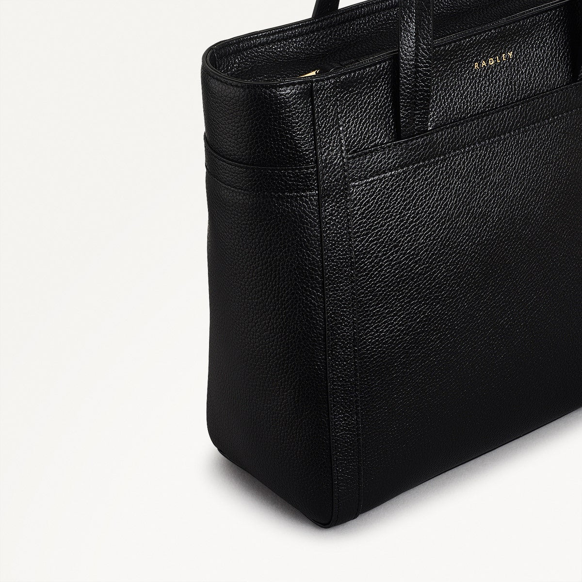 Derby Street Leather Small Ziptop Grab Bag in Black - 110947