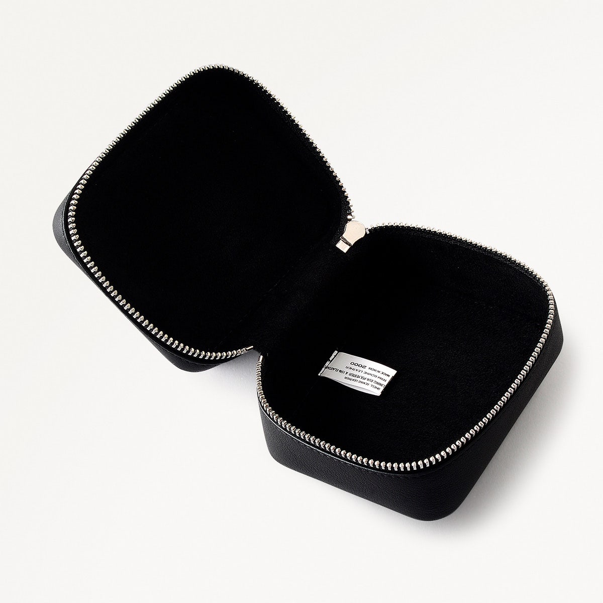 Commute Street Leather Small Zip Around Jewellery Pouch in Black - S1989001