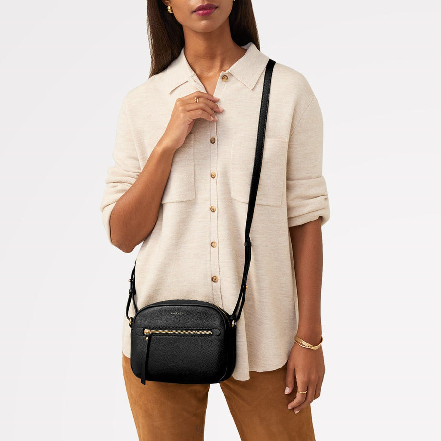 Gordon Road Leather Small Ziptop Crossbody Bag in Black - 110041