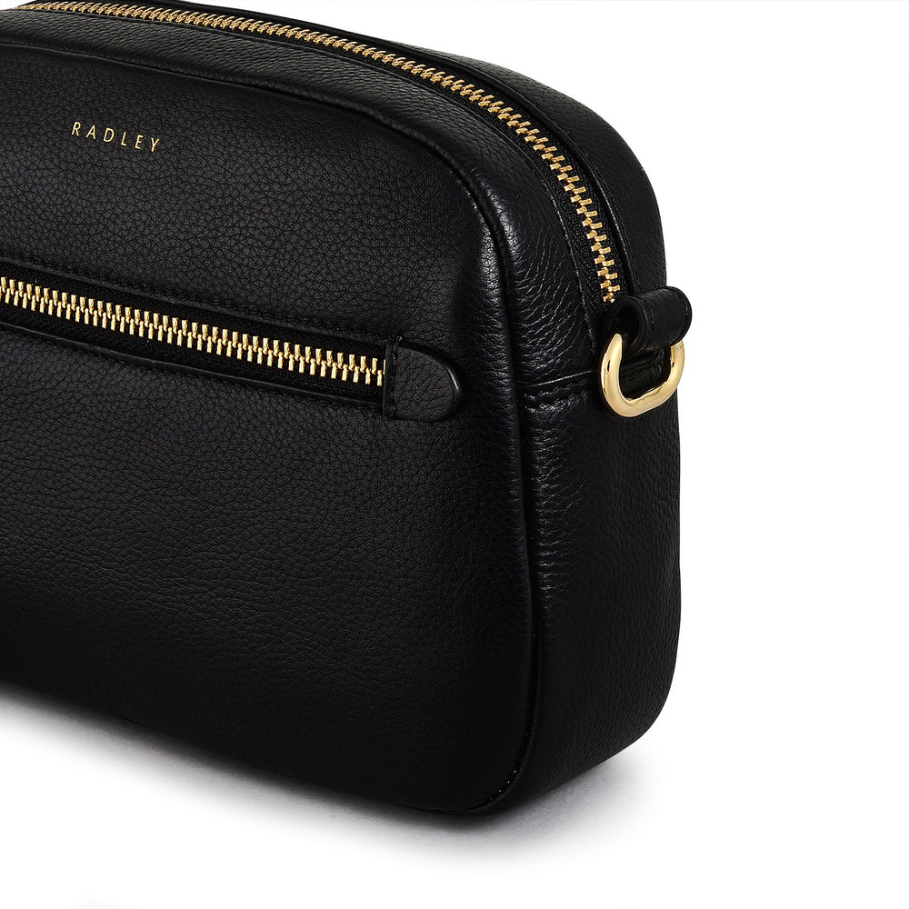 Gordon Road Leather Small Ziptop Crossbody Bag in Black - 110041