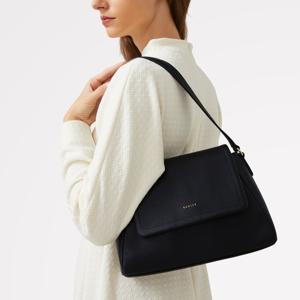 Sycamore Grove Leather Medium Flapover Shoulder Bag in Black - 110069