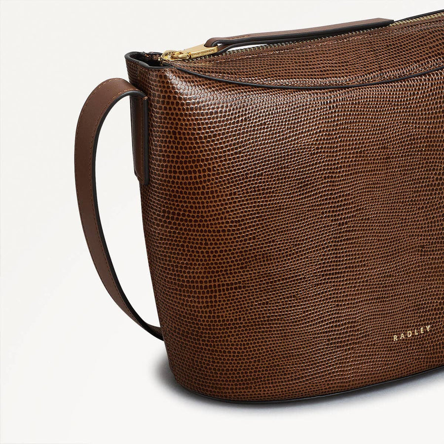 The Kensal Leather Small Ziptop Crossbody Bag in Saddle - 110164
