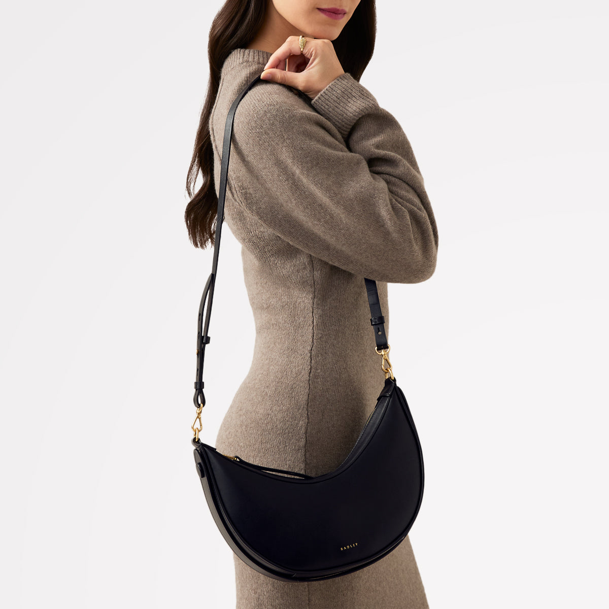 The Kensal Leather Small Ziptop Shoulder Bag in Black - 110166
