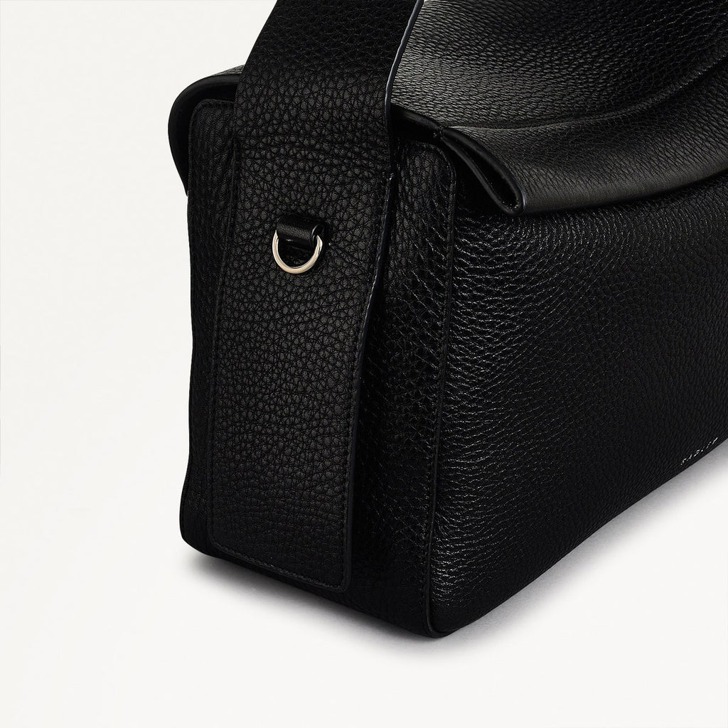 De Beauvoir Leather Medium Ziptop Grab Bag in Black - 110171