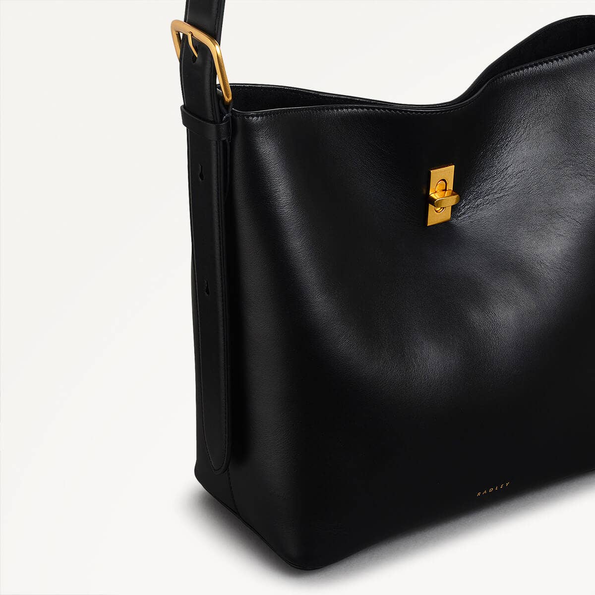 Threadneedle Street Leather Open Top Shoulder Bag in Black - 110178