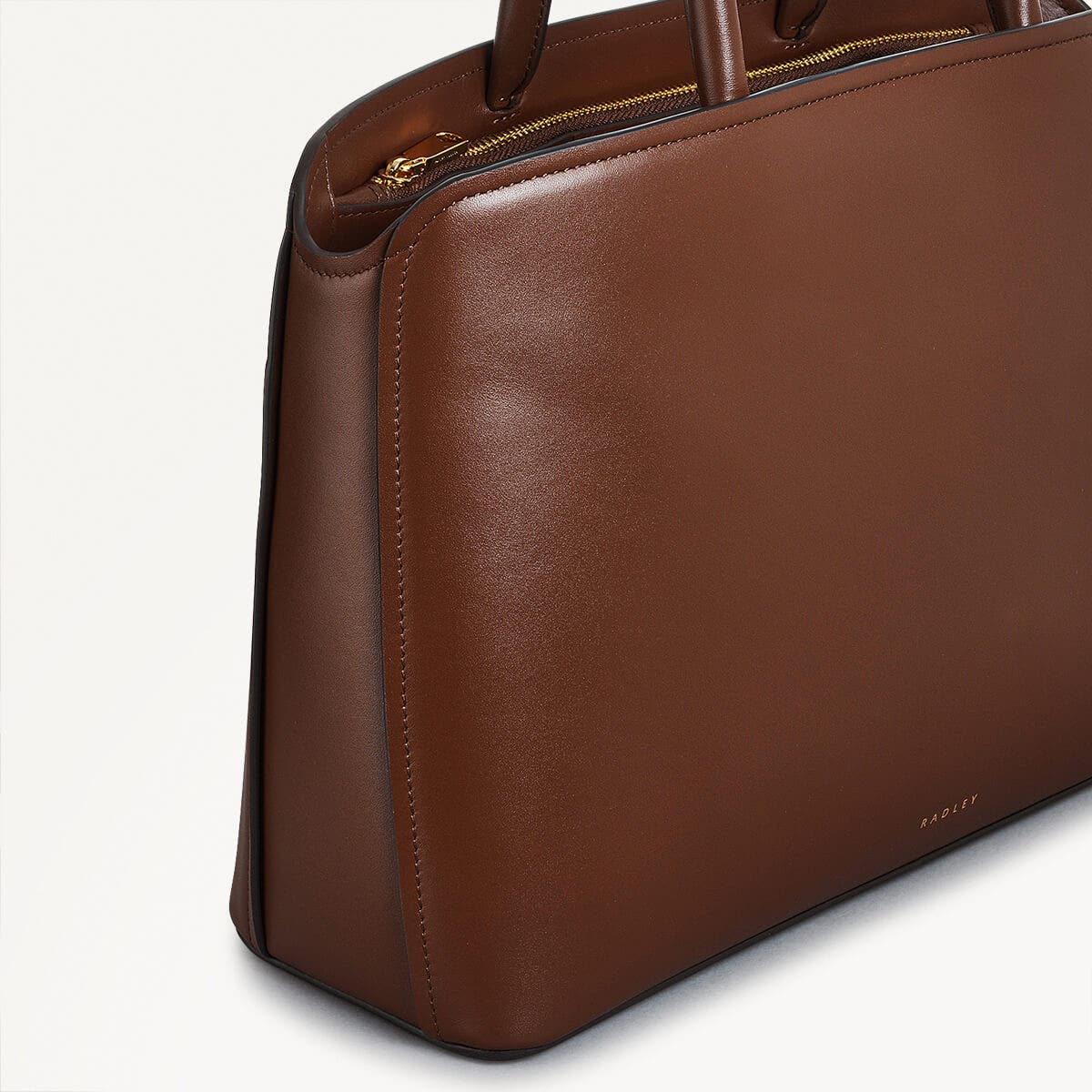 Bow Street Leather Medium Ziptop Grab Bag in Walnut - 110194