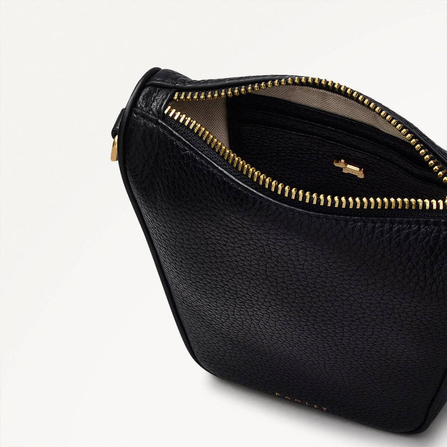 Oak Street Leather Medium Phone Crossbody in Black - 110215