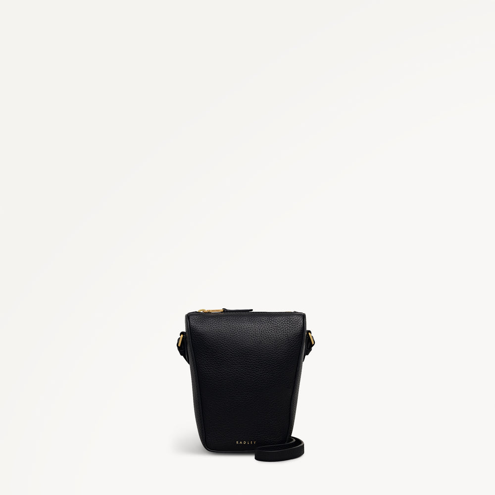 Oak Street Medium Phone Crossbody in Black - 110244