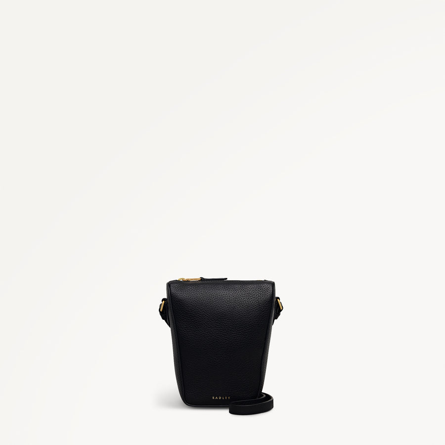 Oak Street Medium Phone Crossbody in Black - 110244