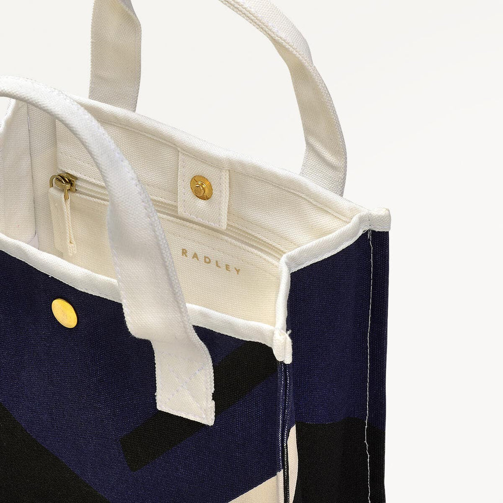 Abstract Geo Fabric Open Top Satchel in Evenfall - 110322