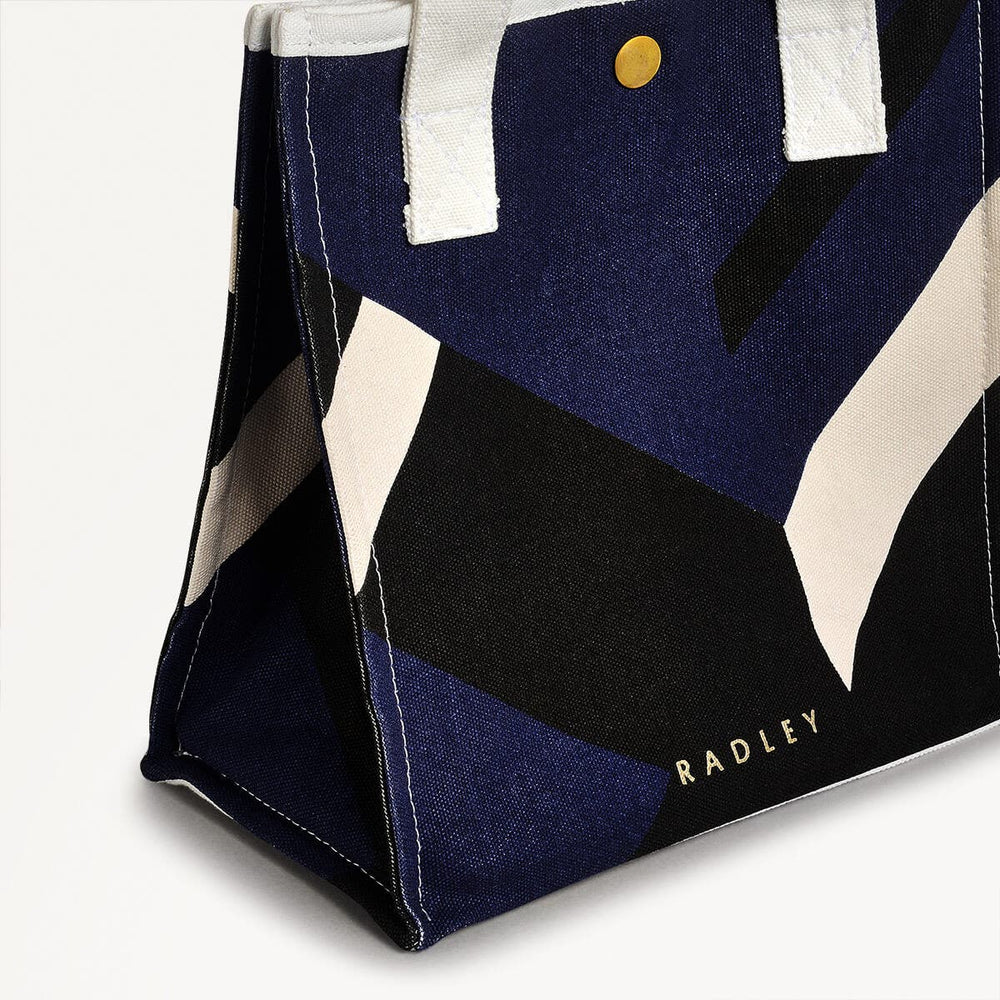 Abstract Geo Fabric Open Top Satchel in Evenfall - 110322