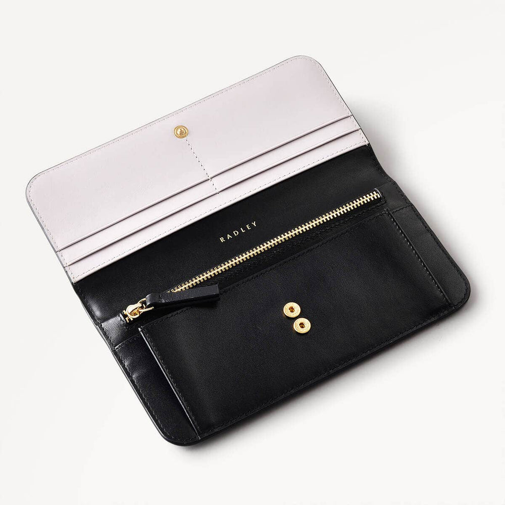 Argyll Street Leather Large Flapover Wallet in Black - 110359