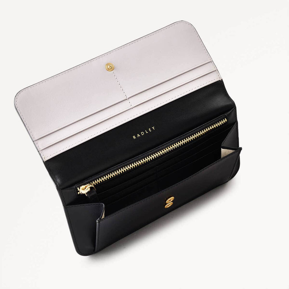 Argyll Street Leather Large Flapover Wallet in Black - 110359