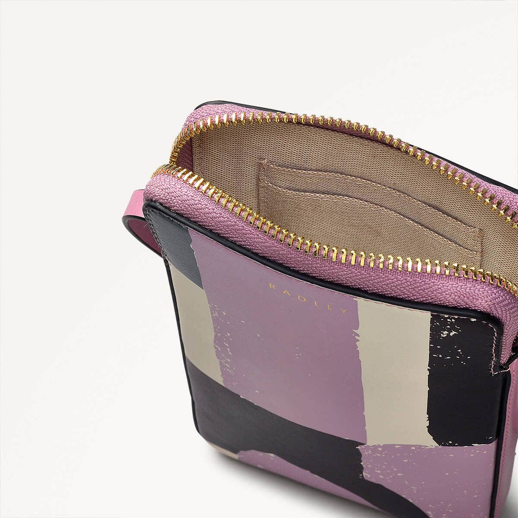 Gallery Road Leather Medium Phone Crossbody in Shy Pink - 110579