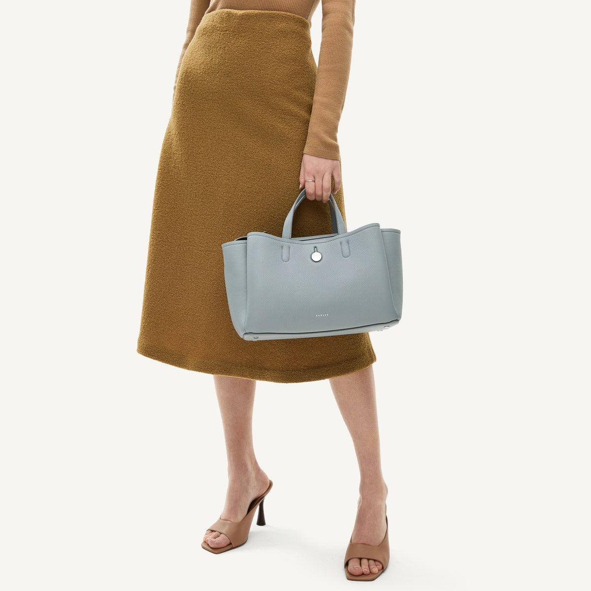 Bathurst Mews Leather Medium Ziptop Grab Bag in Artichoke - 110683