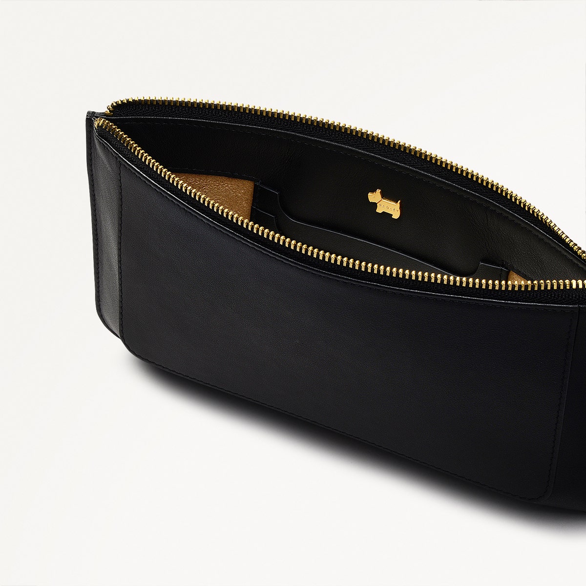 The Compton Leather Medium Ziptop Pouch in Black - 110708