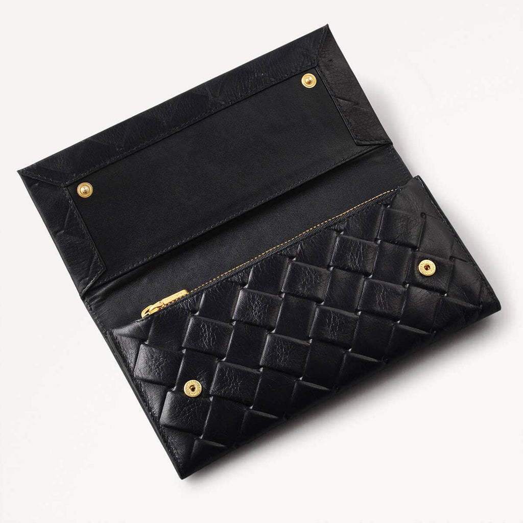 Weaver Lane Leather Large Flapover Wallet in Black - 110718