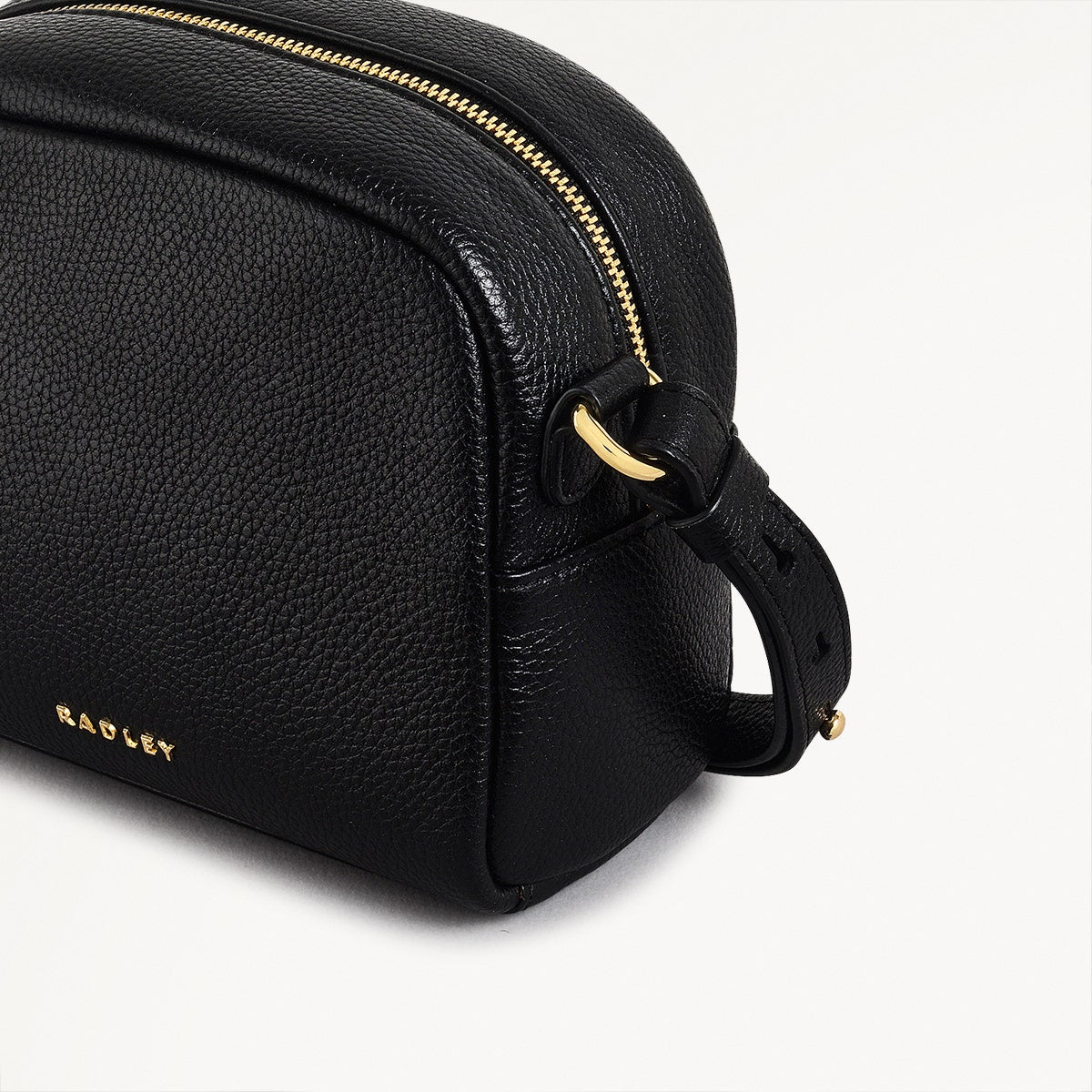mini every BSH-311 マットブラック The Daily Mini Zip Around Cross Body Black - 110731
