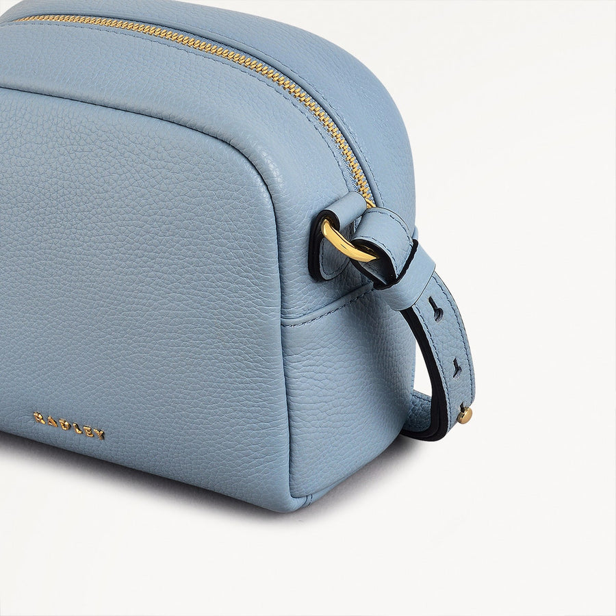 THE DAILY Mini ZIP AROUND CROSS BODY SMOKE BLUE