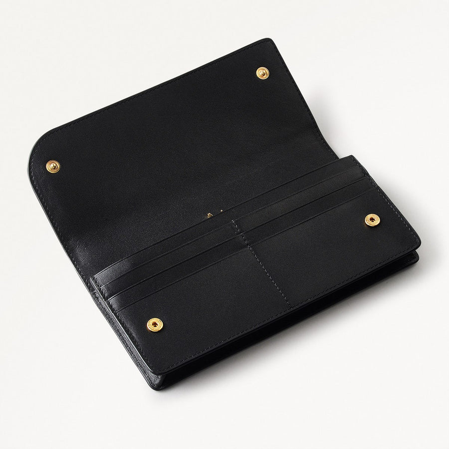 Pockets Leather Large Bifold Wallet in Black - 110753