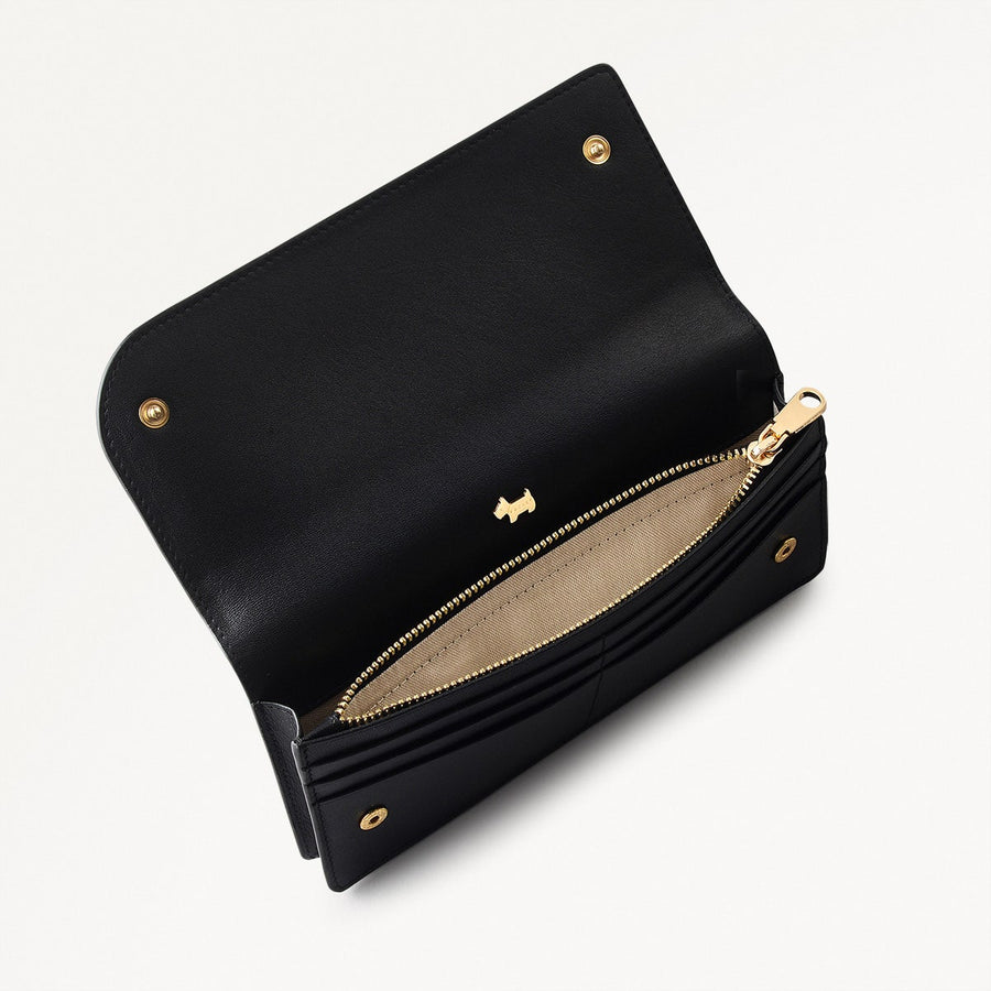 Pockets Leather Large Bifold Wallet in Black - 110753