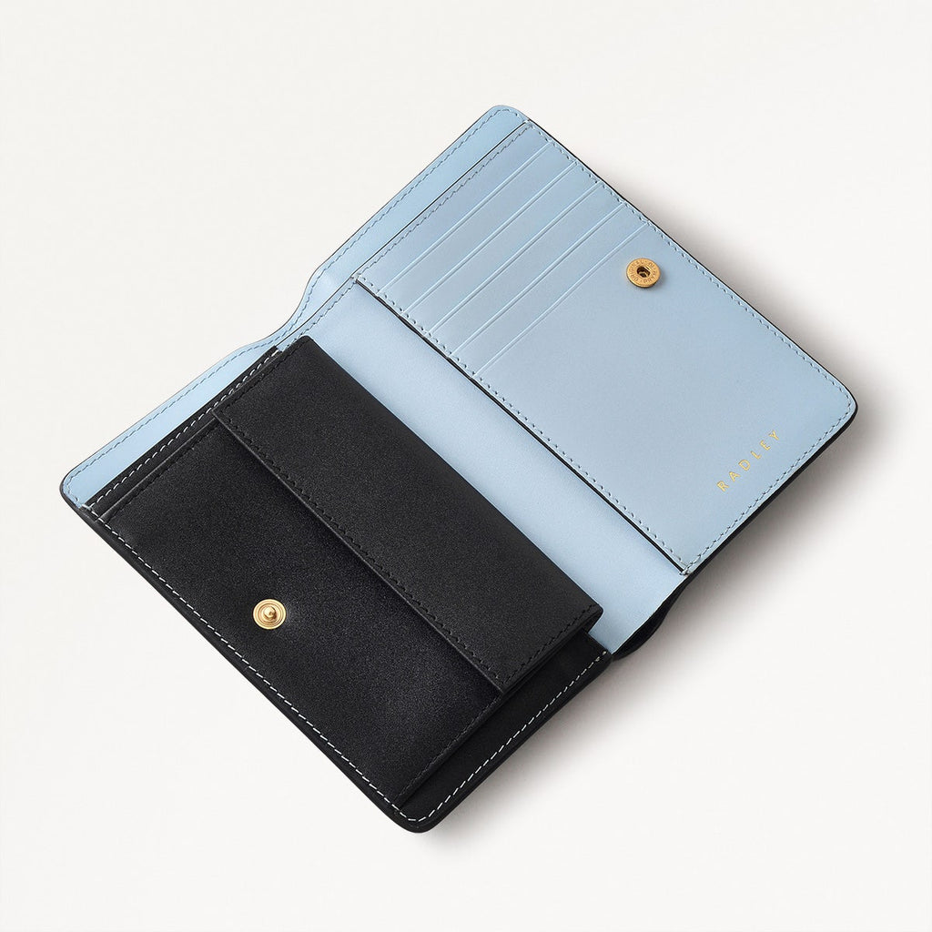 Lighthouse Leather Medium Bifold Wallet in Black - 110775