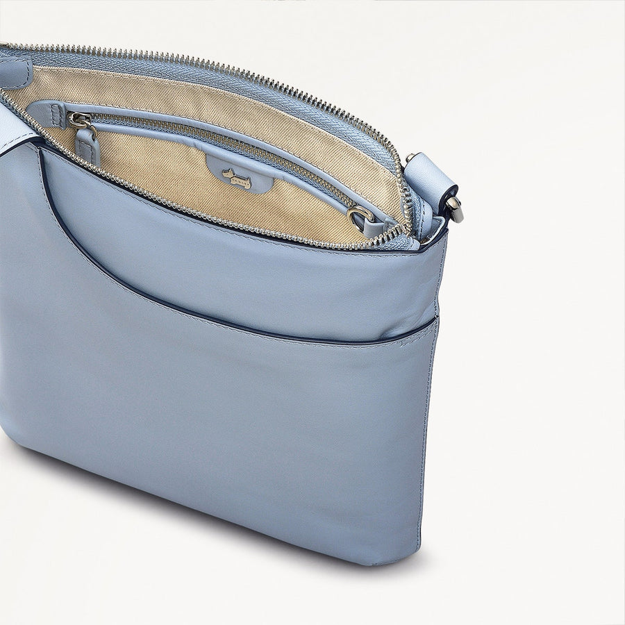 Pockets Medium Ziptop Cross Body Smoke Blue - 110811