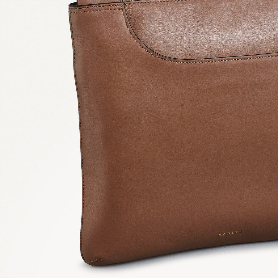 Pockets Large Ziptop Cross Body Saddle - 110813