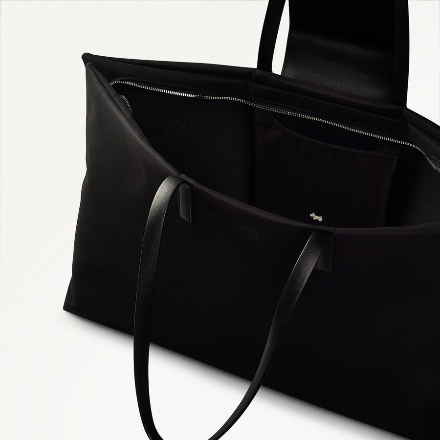 Pocket Essentials Large Ziptop Shoulder Black - 110820