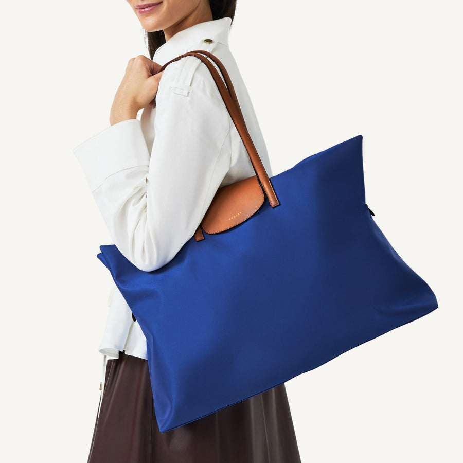 Pocket Essentials Leather Medium Ziptop Backpack in Black - 110822