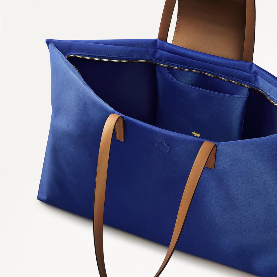 Pocket Essentials Leather Medium Ziptop Backpack in Black - 110822